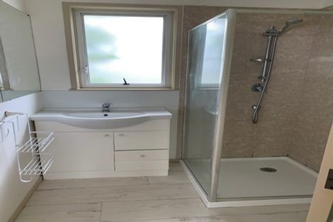 Photo of property in 1/4 Orton Street, Glenfield, Auckland, 0627