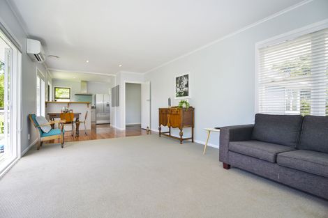 Photo of property in 22 Rimutaka Place, Titirangi, Auckland, 0604