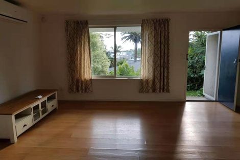 Photo of property in 1/2b Queensway, Three Kings, Auckland, 1024