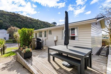 Photo of property in 193 Broderick Road, Johnsonville, Wellington, 6037