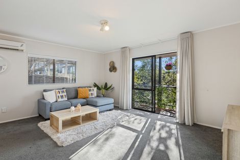 Photo of property in 3/39 Fairmount Road, Titirangi, Auckland, 0604