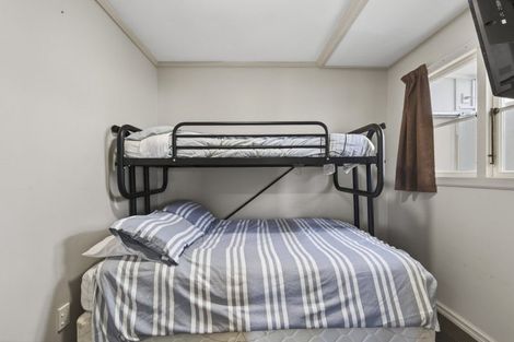 Photo of property in 59 Fifth Avenue, Urenui, 4377