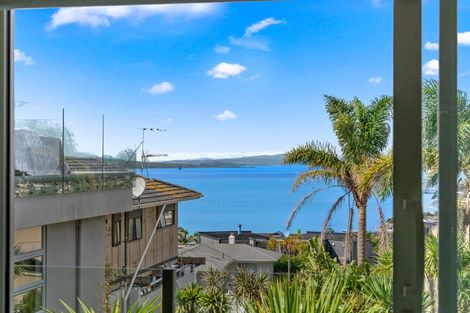 Photo of property in 1/64 Seaview Road, Castor Bay, Auckland, 0620