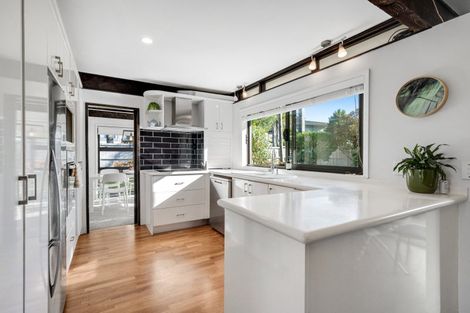 Photo of property in 7 Tabago Place, Half Moon Bay, Auckland, 2012