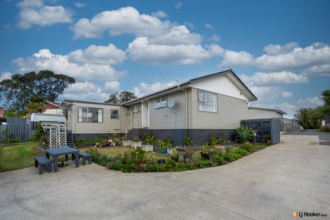 Photo of property in 52 Hobart Crescent, Wattle Downs, Auckland, 2103