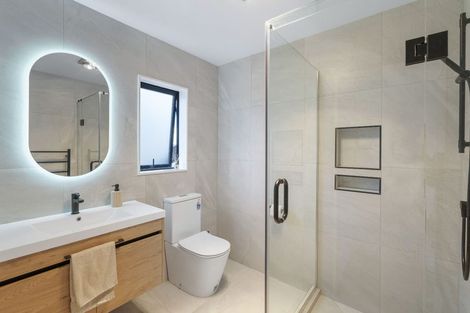 Photo of property in 2/16 James Laurie Street, Henderson, Auckland, 0612