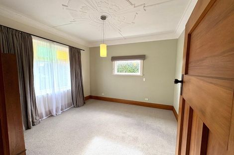 Photo of property in 23 Paynters Avenue, Strandon, New Plymouth, 4312