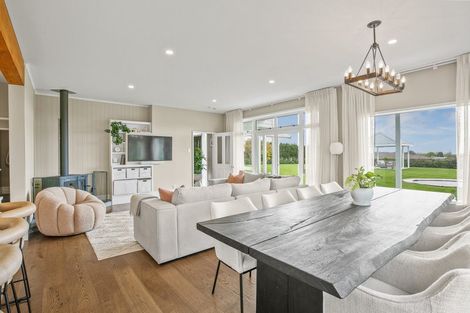 Photo of property in 25 Patterson Road, Hurworth, New Plymouth, 4310