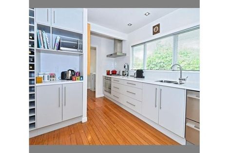 Photo of property in 6 Gills Avenue, Papakura, 2110