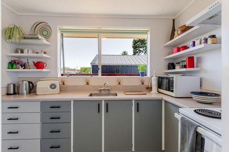 Photo of property in 49 Arawhata Road, Paraparaumu, 5032