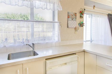 Photo of property in 8 Bernina Place, Weymouth, Auckland, 2103