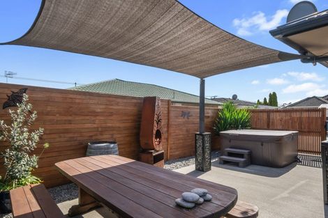 Photo of property in 130a Weraroa Road, Levin, 5510