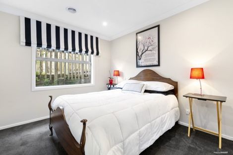 Photo of property in 8 Piper Way, Newlands, Wellington, 6037