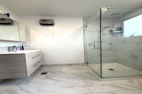 Photo of property in 12/170 Don Buck Road, Massey, Auckland, 0614