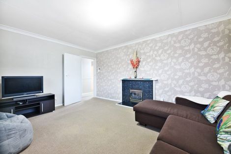 Photo of property in 82 Kelman Road, Kelston, Auckland, 0602
