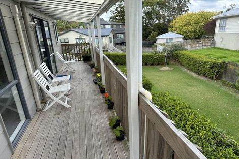 Photo of property in 5 Angeline Place, Massey, Auckland, 0614