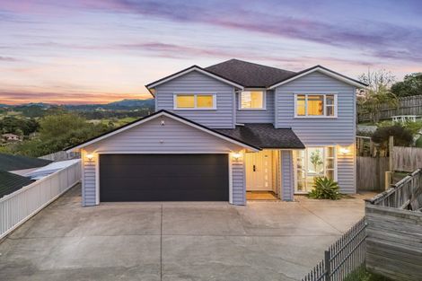 Photo of property in 4 San Casello Rise, Henderson, Auckland, 0612