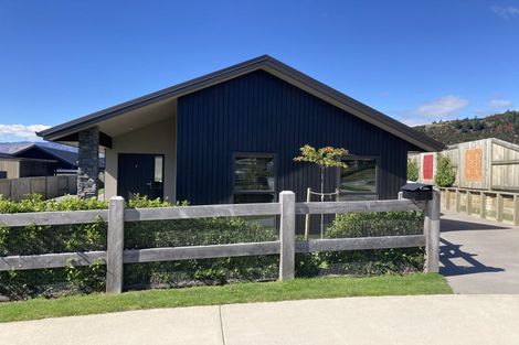 Photo of property in 3 Bargour Street, Wanaka, 9305