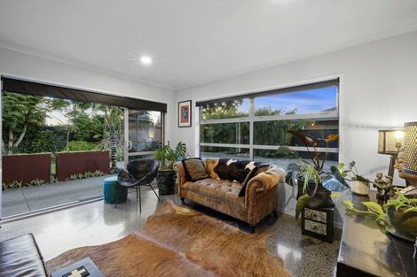 Photo of property in 10 Cooke Farm Grove, Waiwhakaiho, New Plymouth, 4312