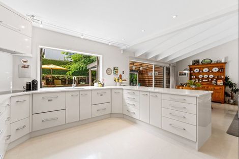 Photo of property in 9 Grand View Road, Leigh, 0985