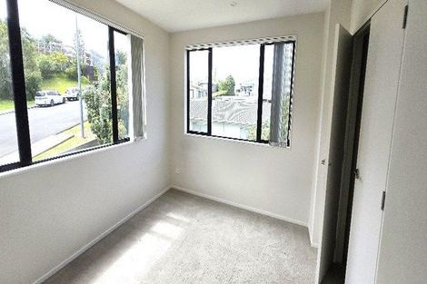 Photo of property in 72 Seafarer Crescent, Stanmore Bay, Whangaparaoa, 0932