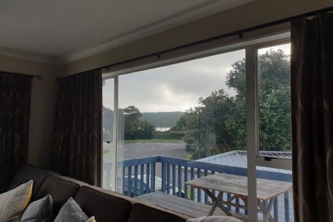 Photo of property in 2 Naver Place, Papakowhai, Porirua, 5024