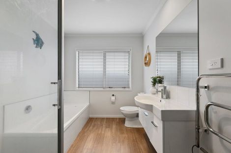 Photo of property in 14 Ponga Place, Papamoa Beach, Papamoa, 3118