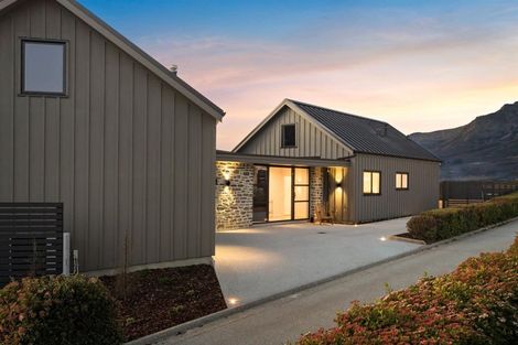 Photo of property in 44 Cunninghams Drive, Jacks Point, Queenstown, 9371