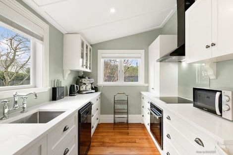 Photo of property in 106 Jellicoe Street, Martinborough, 5711