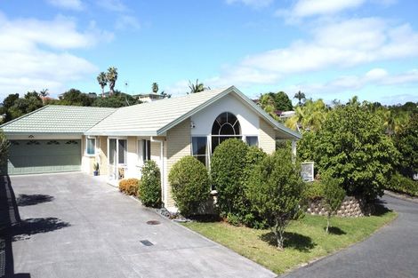Photo of property in 15 Hobie Court, West Harbour, Auckland, 0618