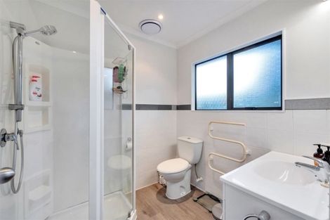 Photo of property in 48a Scott Road, Stanmore Bay, Whangaparaoa, 0932