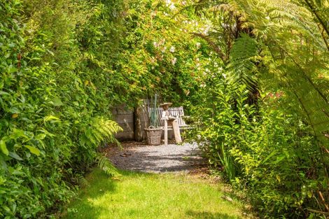 Photo of property in 39 Blue Mountains Road, Silverstream, Upper Hutt, 5019