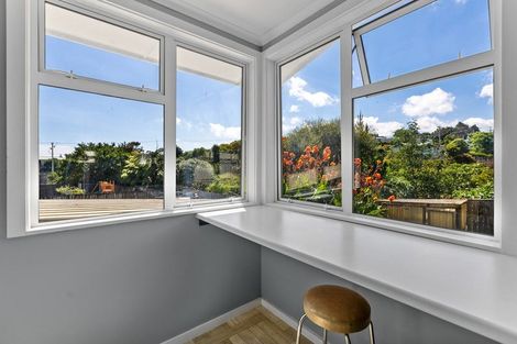 Photo of property in 9 Regent Place, Blagdon, New Plymouth, 4310