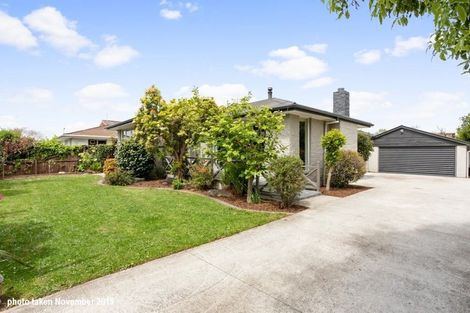 Photo of property in 25 Ambleside Drive, Burnside, Christchurch, 8053