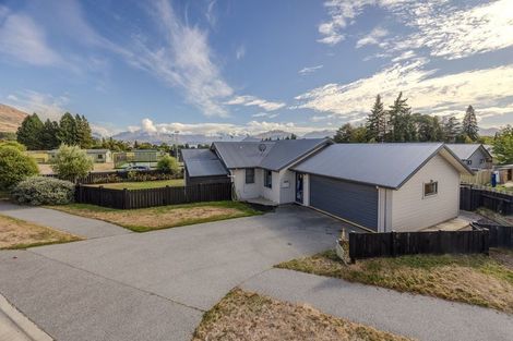 Photo of property in 208 Warren Street, Wanaka, 9305