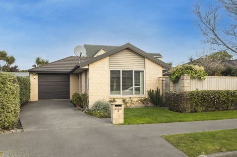 Photo of property in 2 Newall Avenue, Bryndwr, Christchurch, 8052