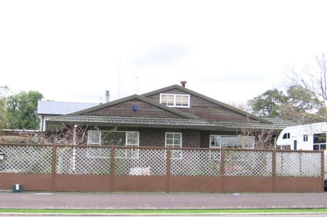 Photo of property in 17 Colombo Street, Hokowhitu, Palmerston North, 4410