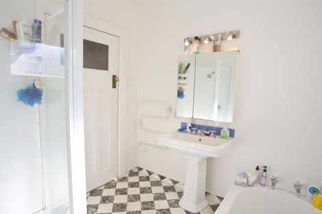 Photo of property in 475 College Street, Hokowhitu, Palmerston North, 4410