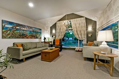 Photo of property in 11 Kimberly Grove, Greenhithe, Auckland, 0632