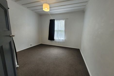 Photo of property in 6 Julian Street, Eltham, 4322