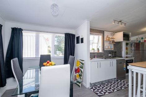 Photo of property in 3 Preston Street, Eltham, 4322