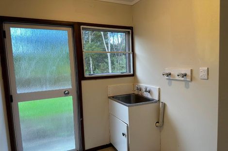 Photo of property in 11 Ravenstone Place, Chatswood, Auckland, 0626