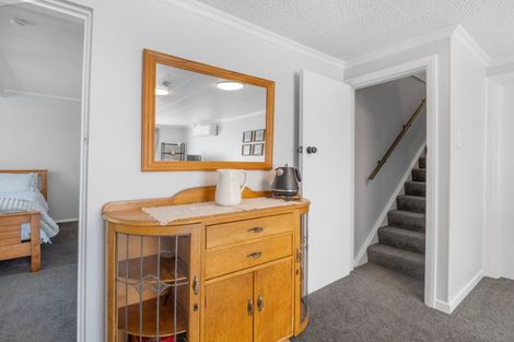 Photo of property in 5 Wigan Place, Hokowhitu, Palmerston North, 4410