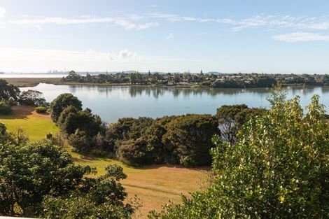 Photo of property in 153b West Harbour Drive, West Harbour, Auckland, 0618