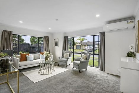 Photo of property in 34 Sandwick Drive, Weymouth, Auckland, 2103