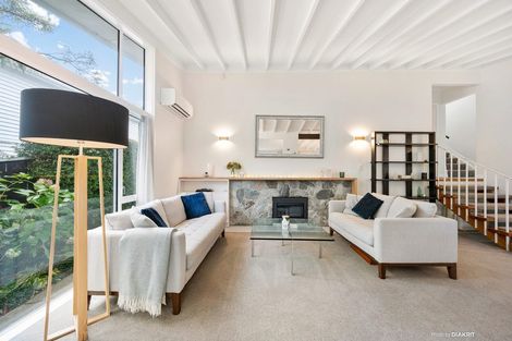 Photo of property in 8 Nicholson Road, Khandallah, Wellington, 6035