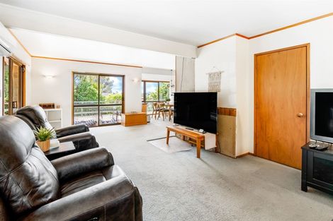 Photo of property in 21 Reynolds Place, Torbay, Auckland, 0630