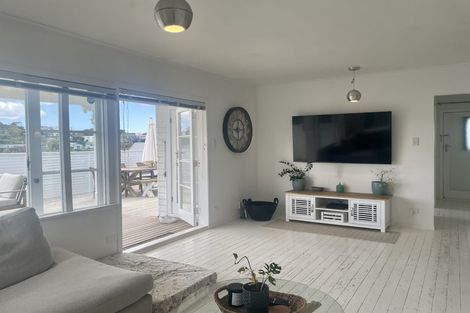 Photo of property in 20 Jean Place, Stanmore Bay, Whangaparaoa, 0932