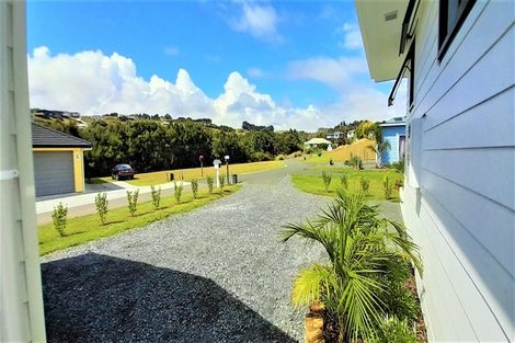Photo of property in 9 Meenas Place, Cable Bay, 0420