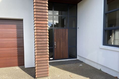 Photo of property in 2 Strundeen Close, Flat Bush, Auckland, 2016